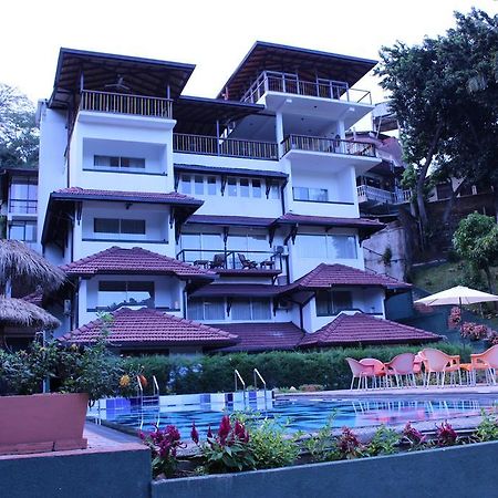 Kandyan Hotel Exterior photo