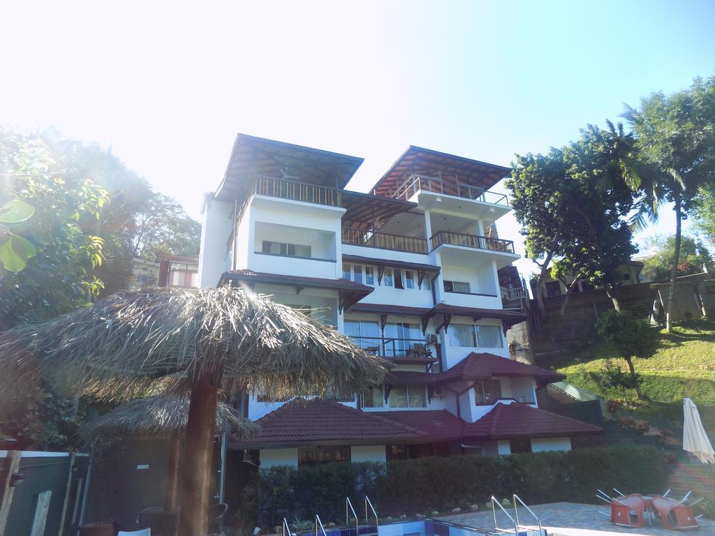 Kandyan Hotel Exterior photo