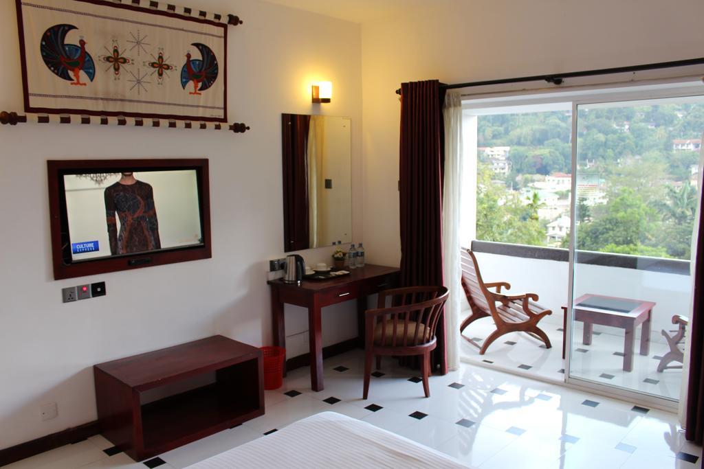Kandyan Hotel Exterior photo