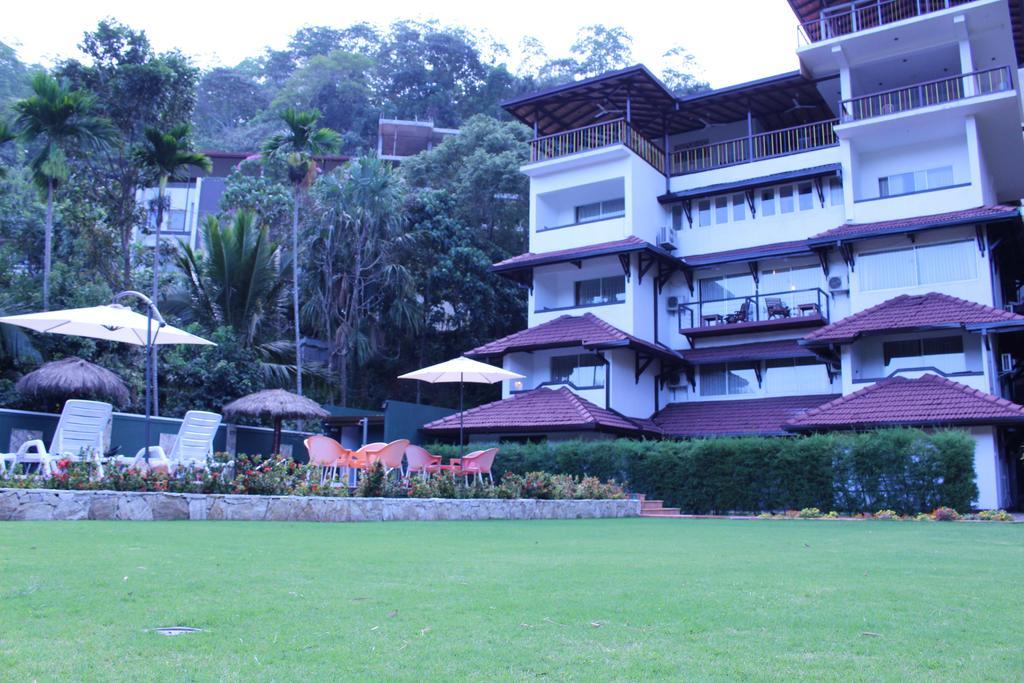 Kandyan Hotel Exterior photo