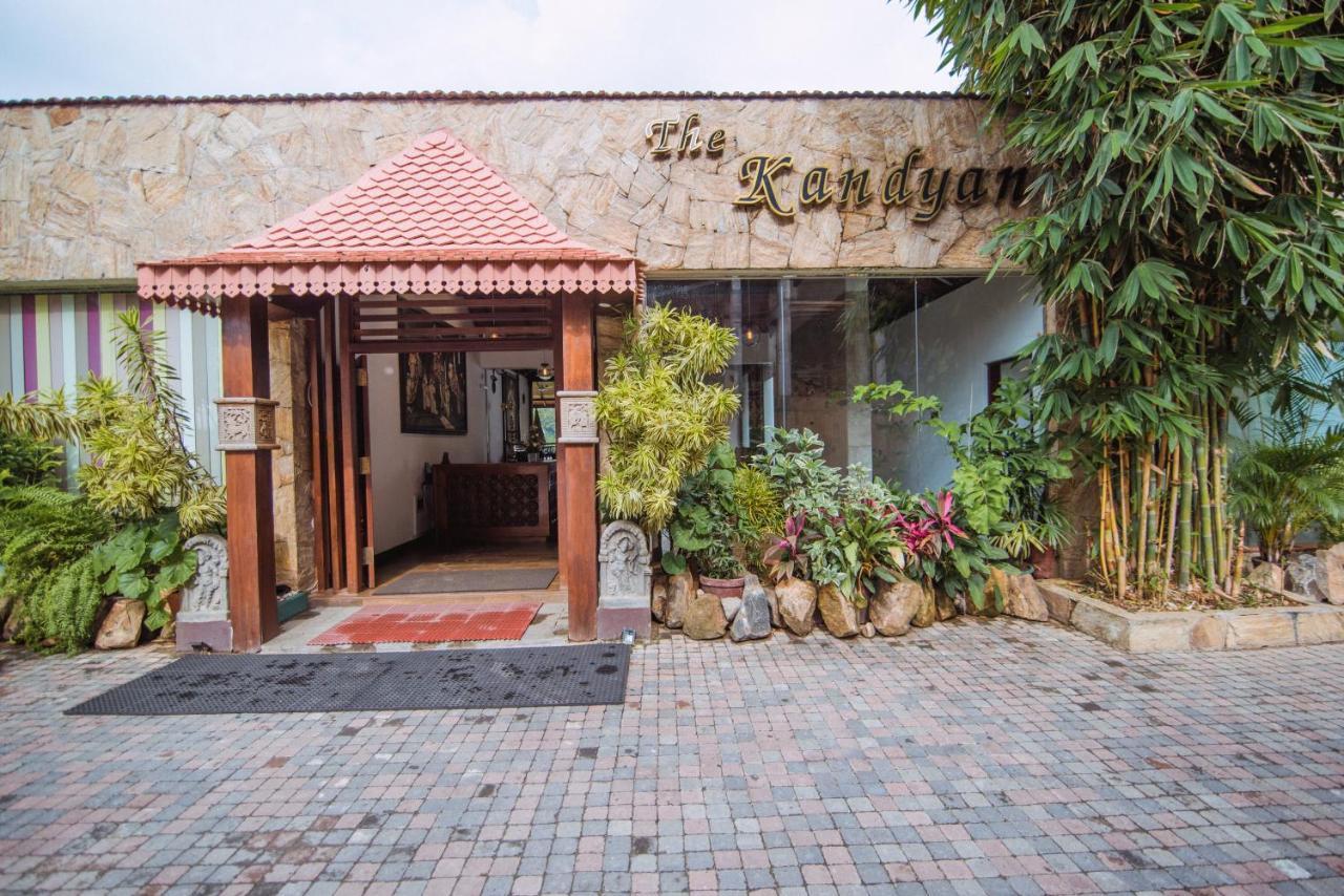 Kandyan Hotel Exterior photo